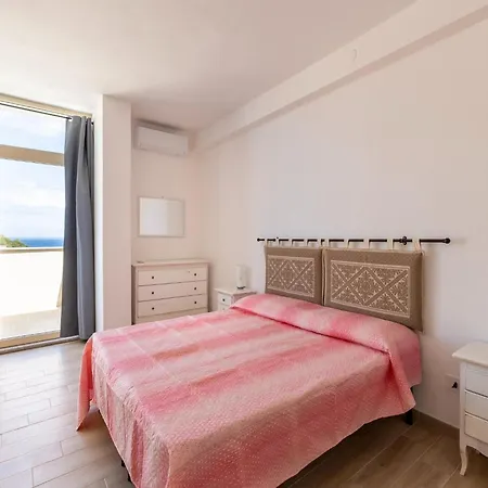 With Sea View And Terrace Appartamento *