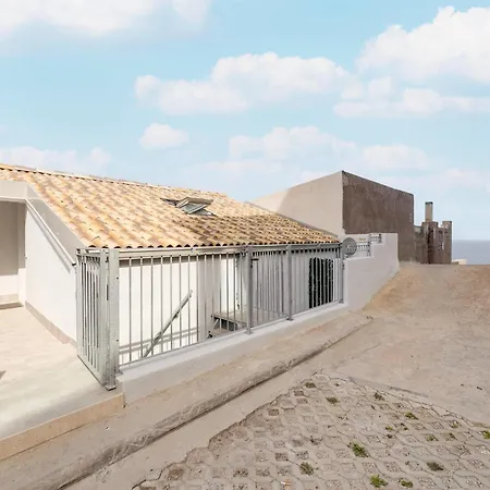 With Sea View And Terrace Apartmán