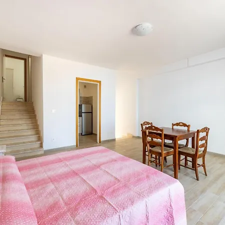 With Sea View And Terrace Διαμέρισμα *